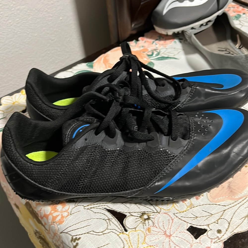 Track spikes